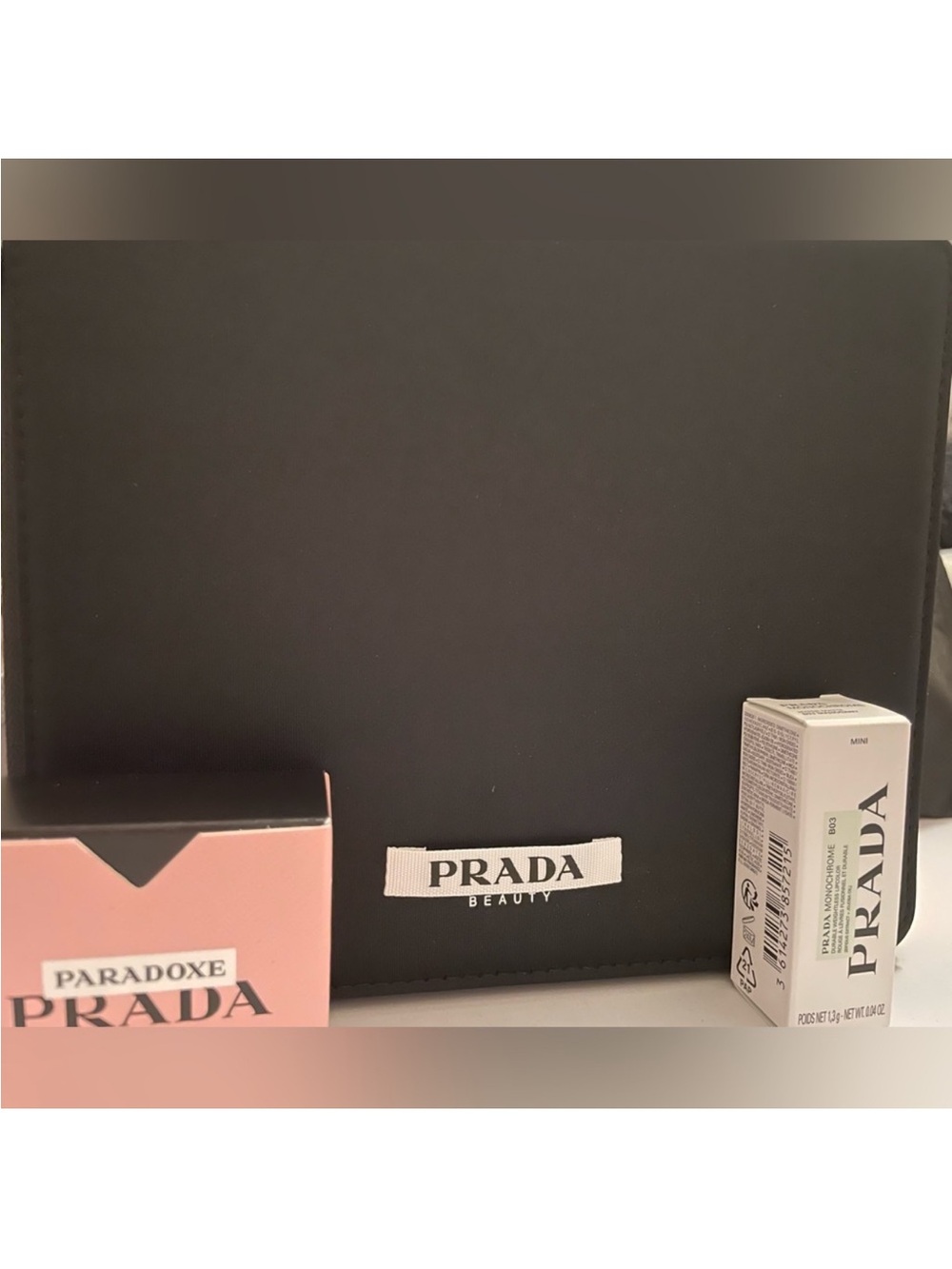 PRADA BEAUTY Paradoxe Pink
Black Hard Beauty Case & Lipstick
0.04 NEW